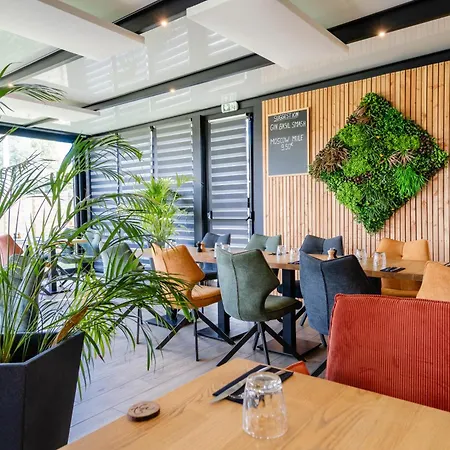 Resort Logis Domaine Du Vieux Porche *