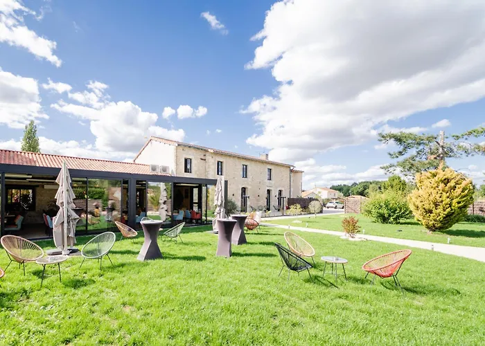 Logis Domaine Du Vieux Porche * Mignaloux-Beauvoir