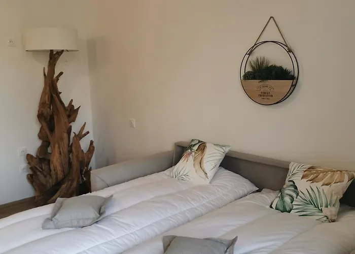 Logis Domaine Du Vieux Porche * Mignaloux-Beauvoir