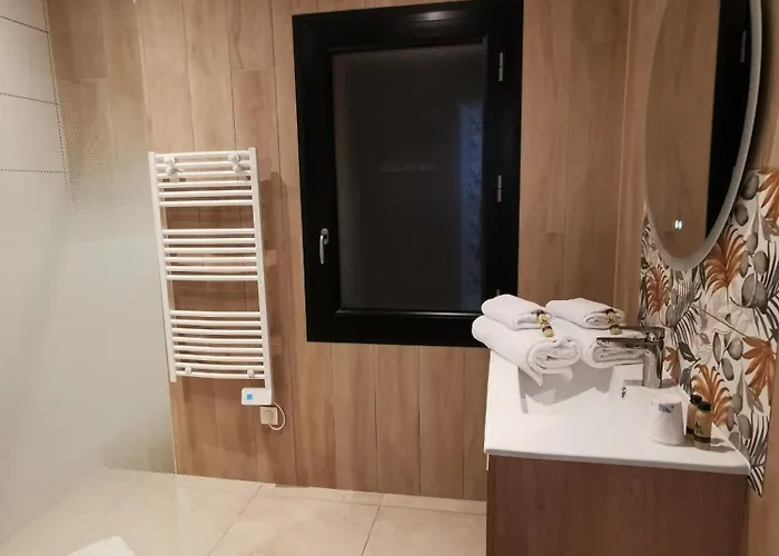 Logis Domaine Du Vieux Porche *